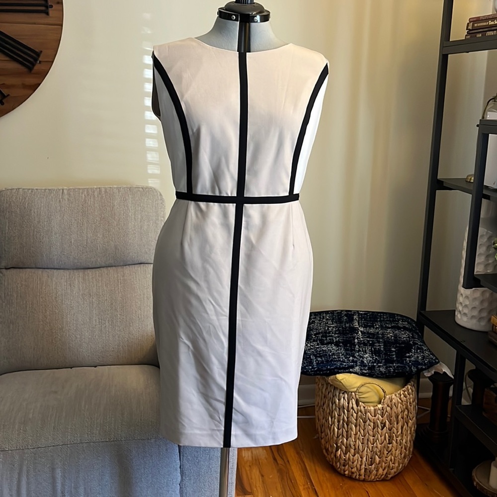 Sleeveless knee length dress size 16